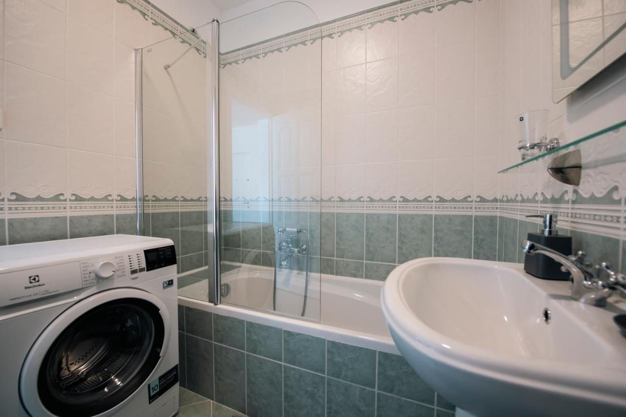 Apartament Anavrin Apartman Free Parking Pécs Zewnętrze zdjęcie